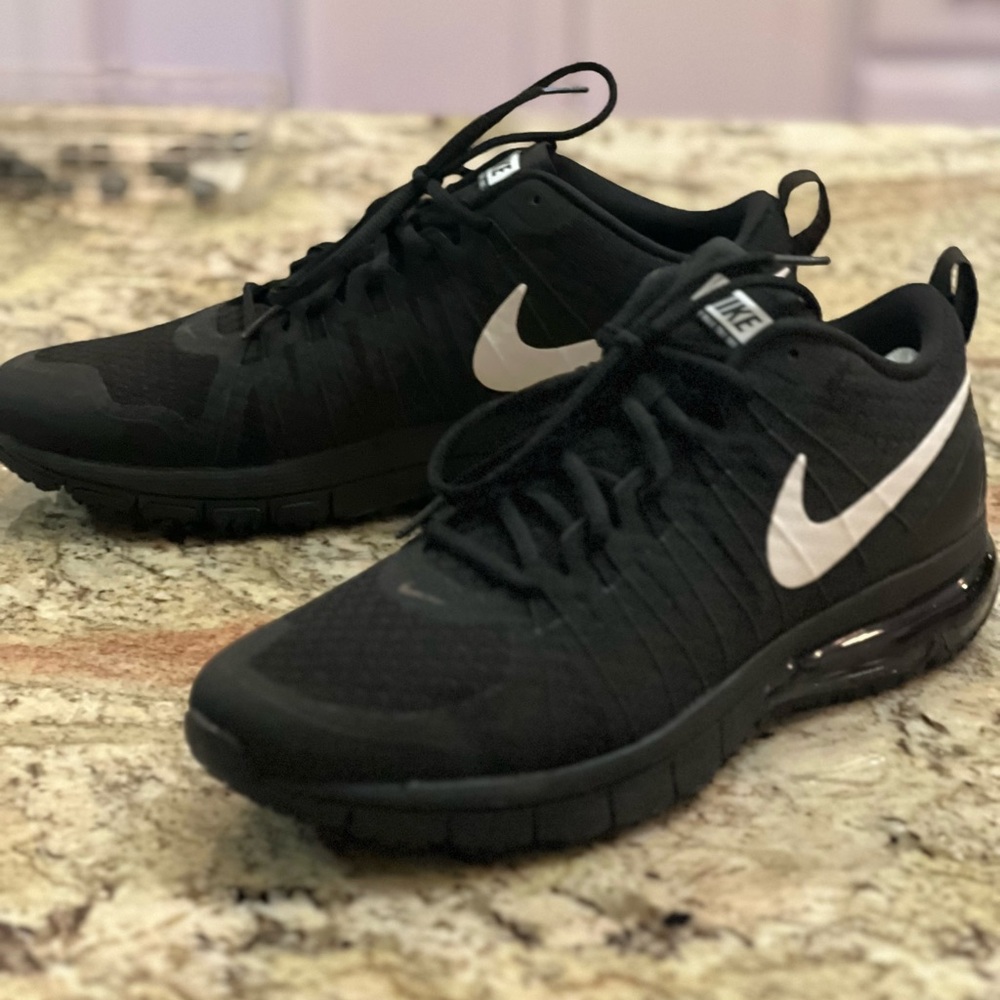 Nike Black Athletic Shoes - Picture 3 of 14
